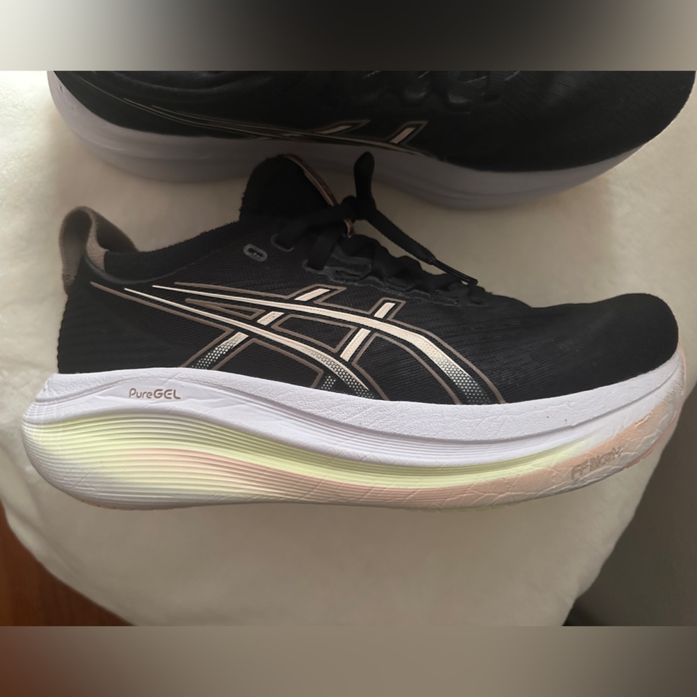 ASICS Gel-Nimbus Black Running Shoes